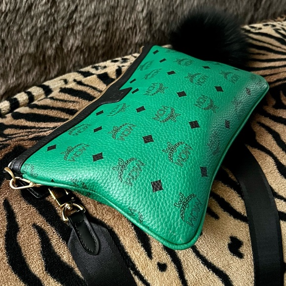 ✅PRICE FIRM✅AUTHENTIC MCM Green Pouch. SUPER RARE🔥 - Picture 2 of 15